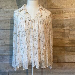 Lauren Conrad women’s cottagecore romantic flowy floral  blouse in size small